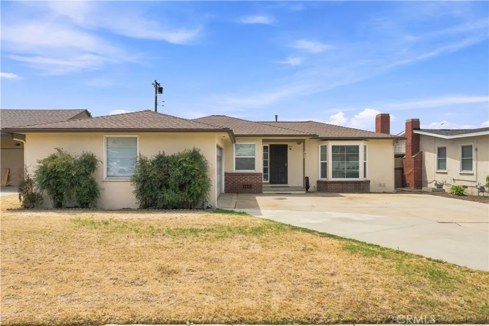 868 James Place Pomona, CA 91767