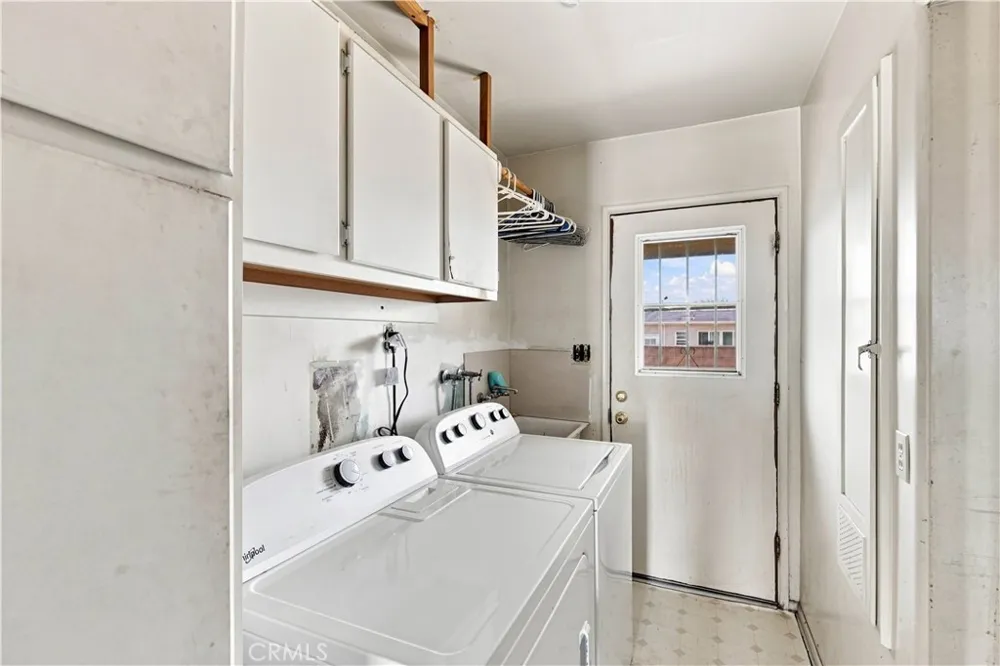 868 James Place Pomona, CA 91767