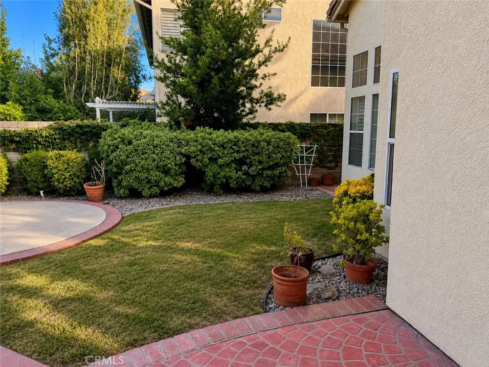 5013 Evanwood Avenue Oak Park, CA 91377