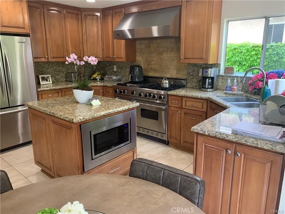 5013 Evanwood Avenue Oak Park, CA 91377