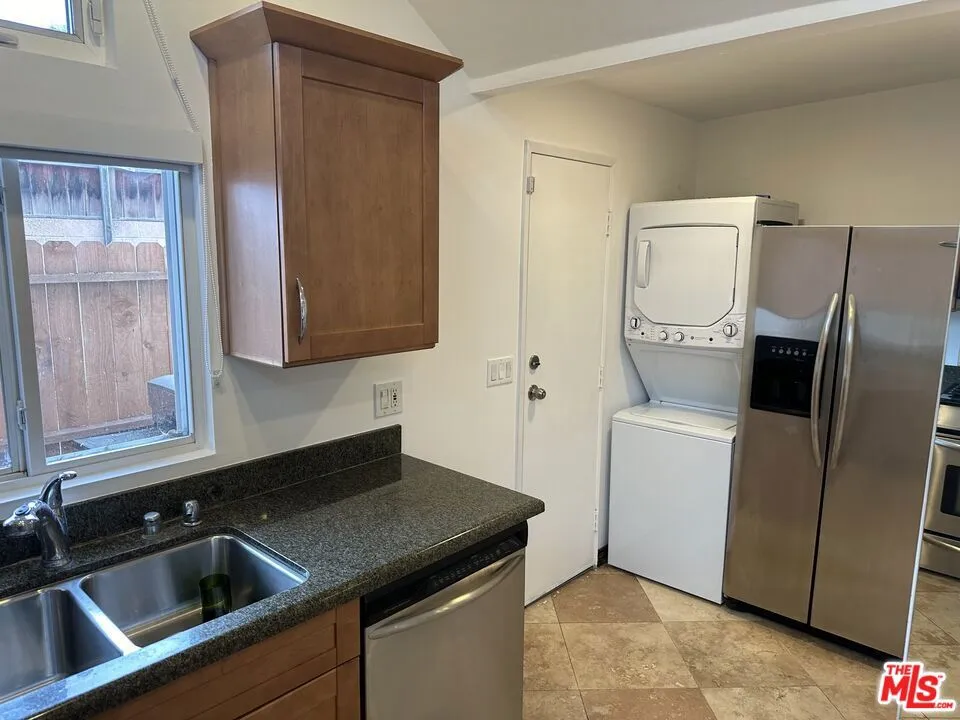 2454 Penmar Venice, CA 90291