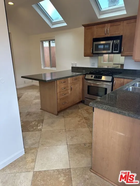2454 Penmar Venice, CA 90291
