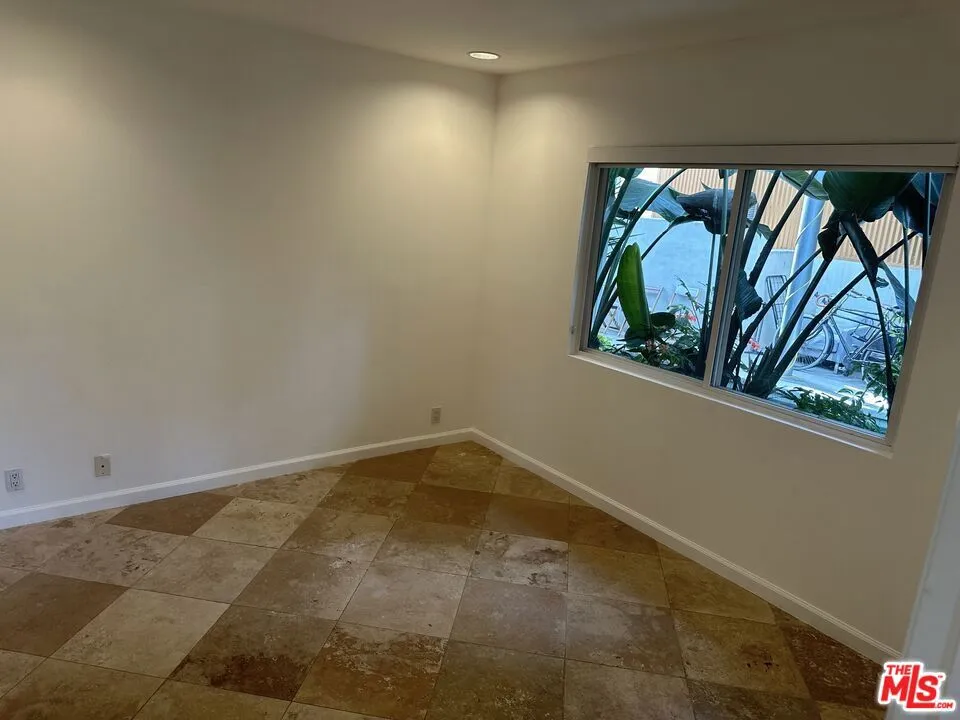 2454 Penmar Venice, CA 90291