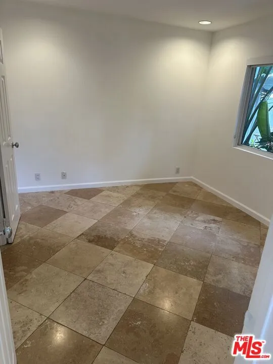 2454 Penmar Venice, CA 90291