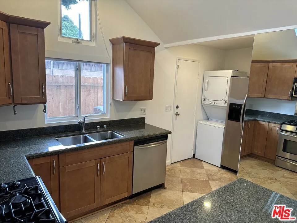 2454 Penmar Venice, CA 90291