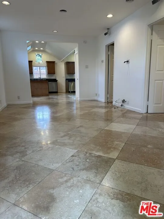 2454 Penmar Venice, CA 90291