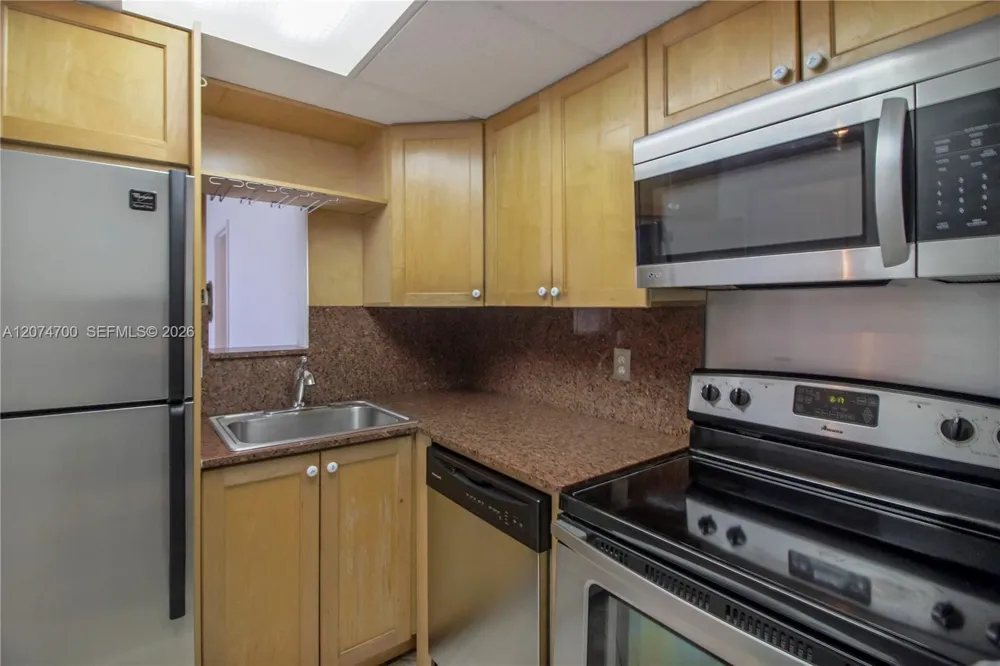 800 West Ave #509 Miami Beach, FL 33139