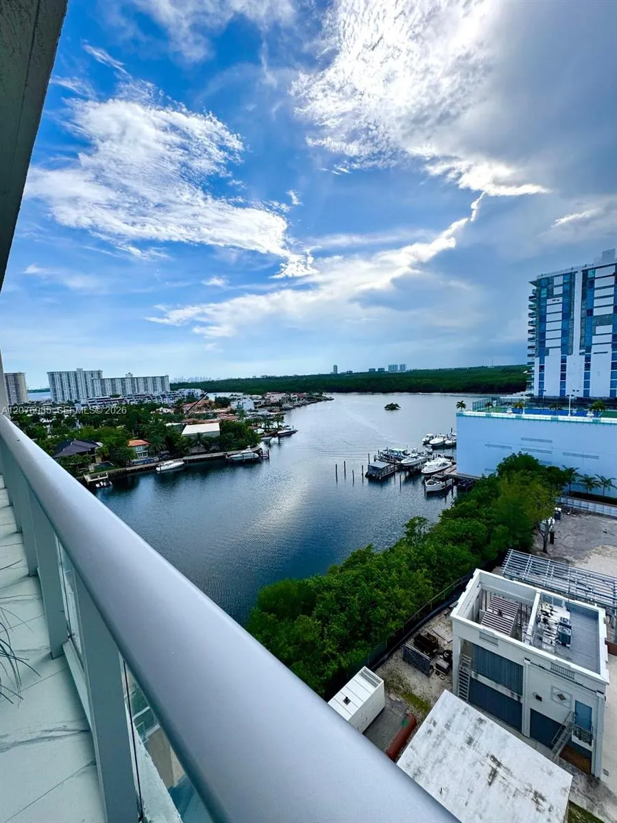 330 Sunny Isles Blvd #1001 Sunny Isles Beach, FL 33160