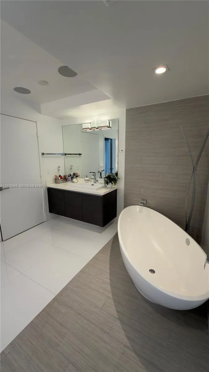 330 Sunny Isles Blvd #1001 Sunny Isles Beach, FL 33160