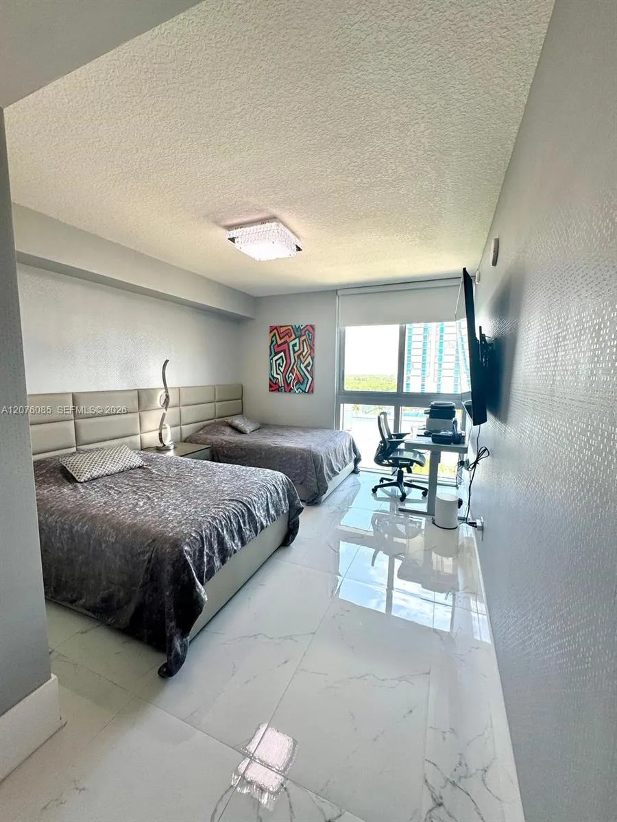 330 Sunny Isles Blvd #1001 Sunny Isles Beach, FL 33160