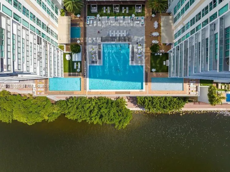 330 Sunny Isles Blvd #1001 Sunny Isles Beach, FL 33160
