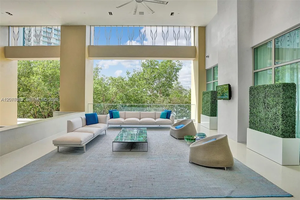 330 Sunny Isles Blvd #1001 Sunny Isles Beach, FL 33160