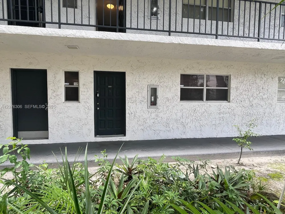 3280 Spanish Moss Ter #103 Lauderhill, FL 33319