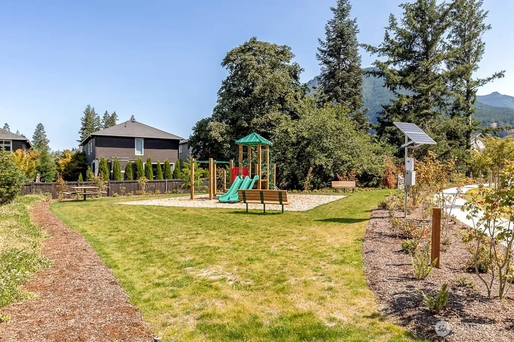587 SE 12th Place #22 North Bend, WA 98045