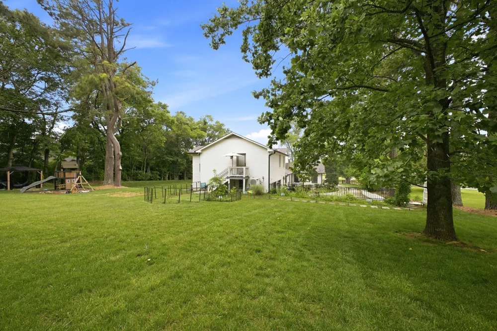 814 Wilson Pike Brentwood, TN 37027