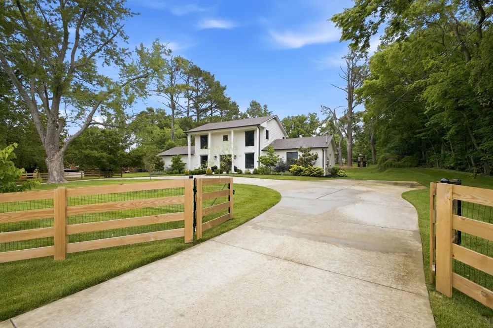 814 Wilson Pike Brentwood, TN 37027