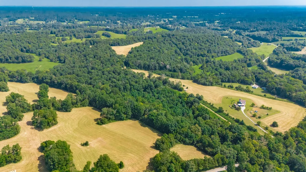 2313 Little Bartons Creek Rd Cumberland Furnace, TN 37051