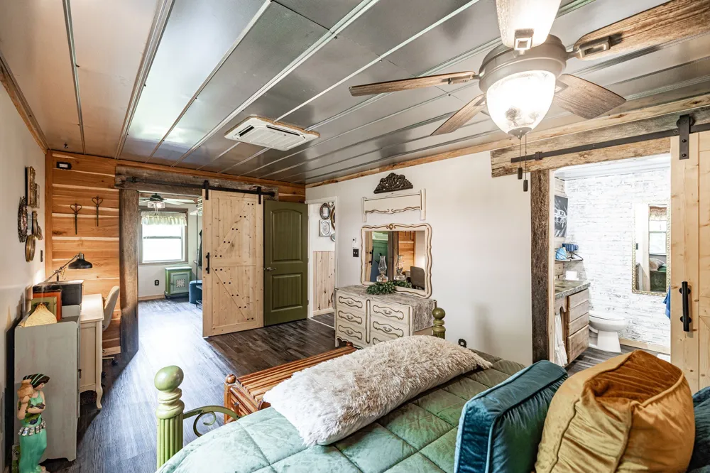 2313 Little Bartons Creek Rd Cumberland Furnace, TN 37051