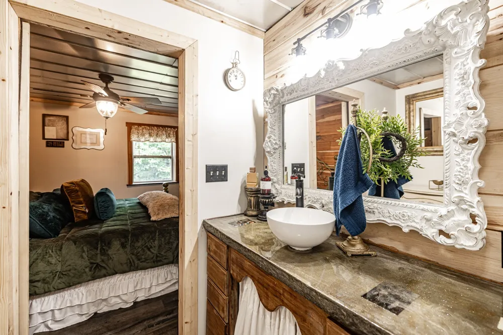 2313 Little Bartons Creek Rd Cumberland Furnace, TN 37051