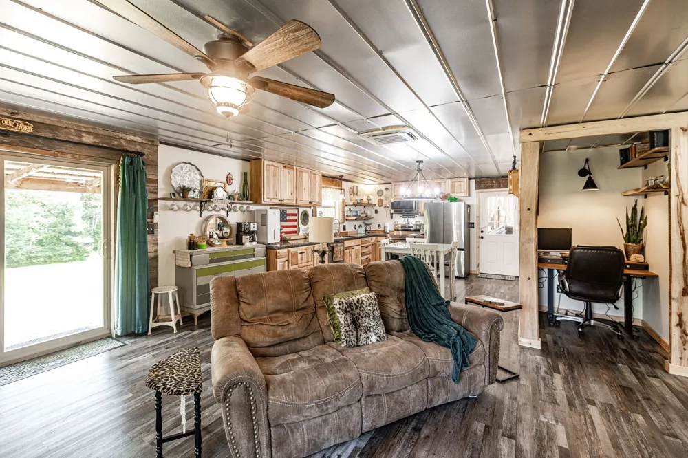 2313 Little Bartons Creek Rd Cumberland Furnace, TN 37051