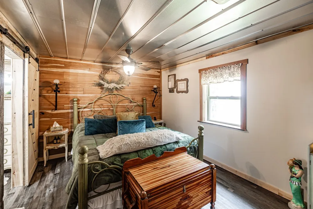 2313 Little Bartons Creek Rd Cumberland Furnace, TN 37051
