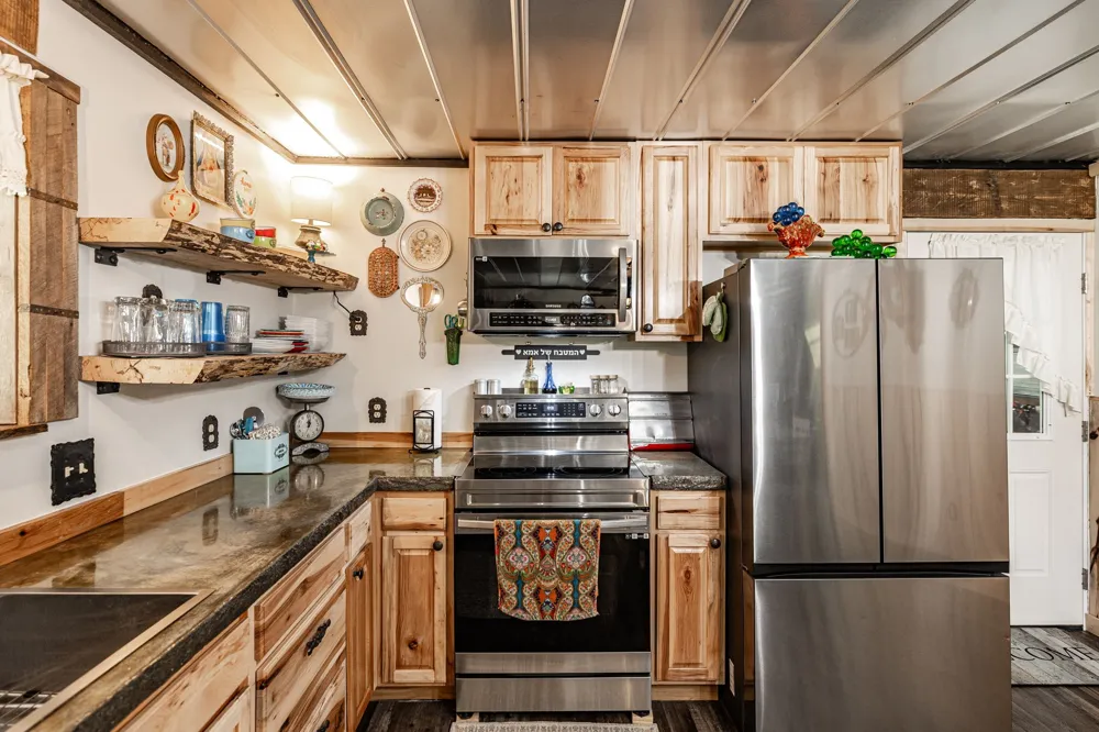 2313 Little Bartons Creek Rd Cumberland Furnace, TN 37051
