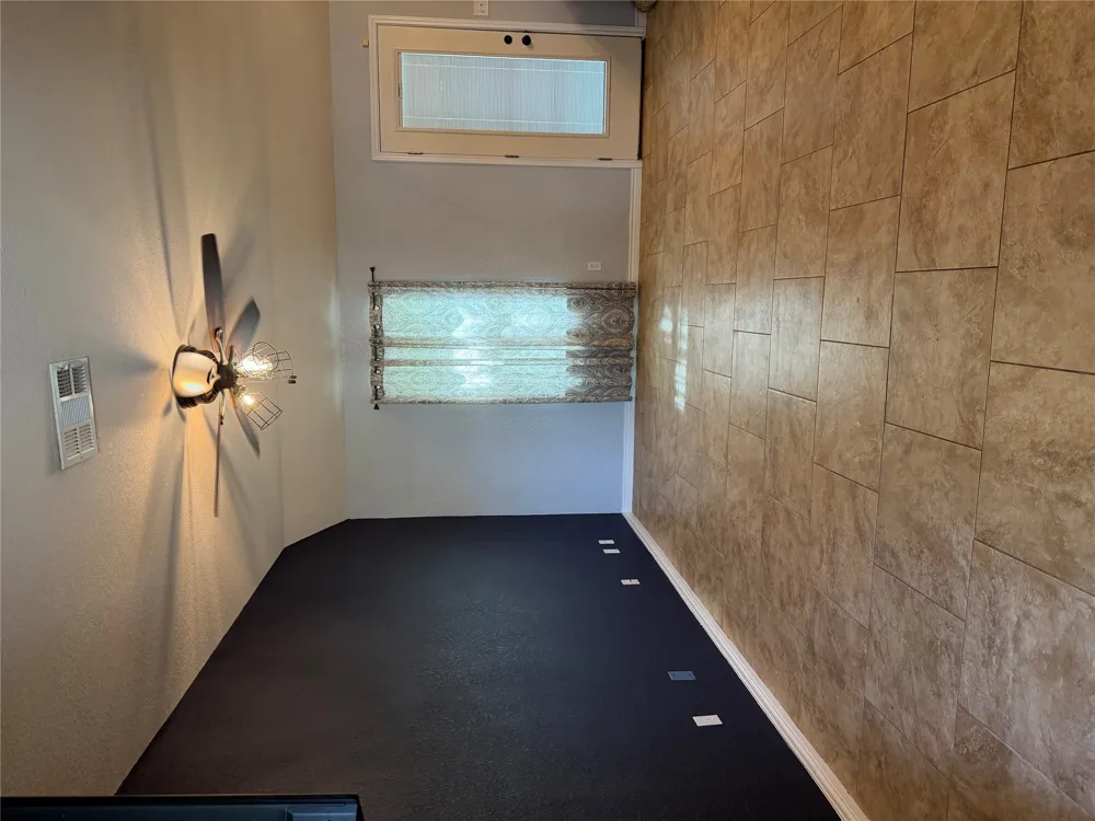 484 Cordova Loop Seguin, TX 78155