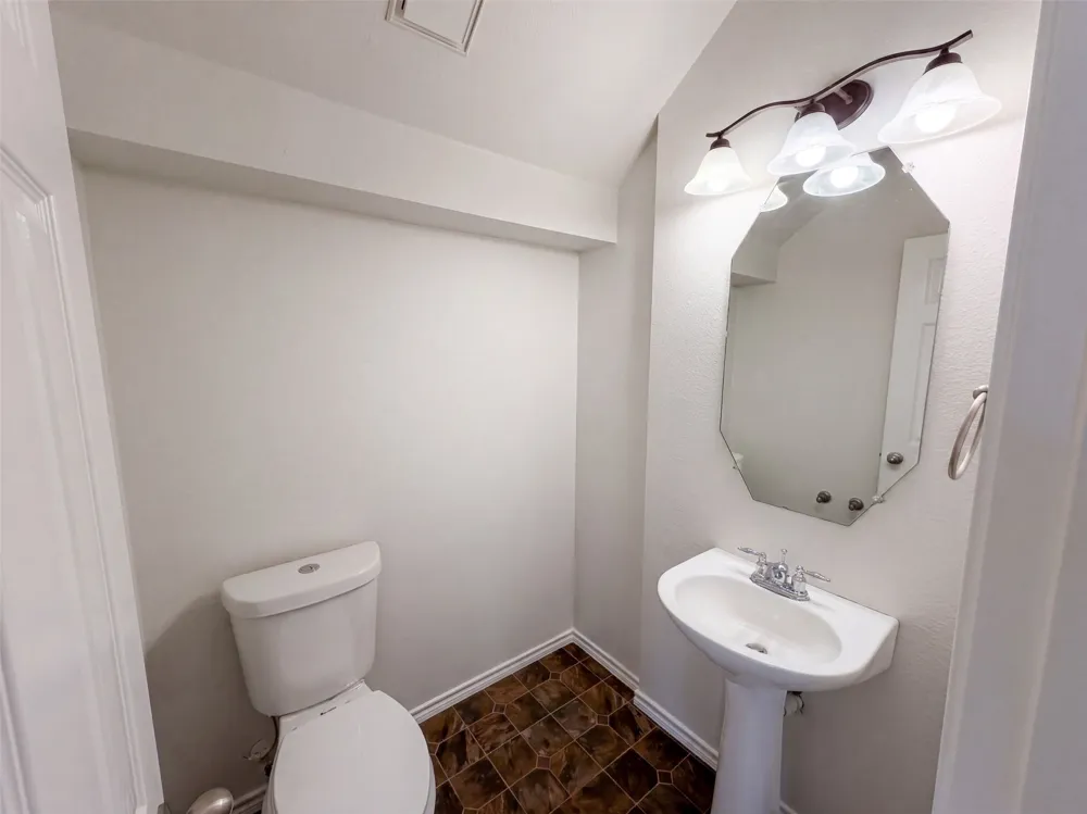 1402 Stone Oak Court Cedar Hill, TX 75104