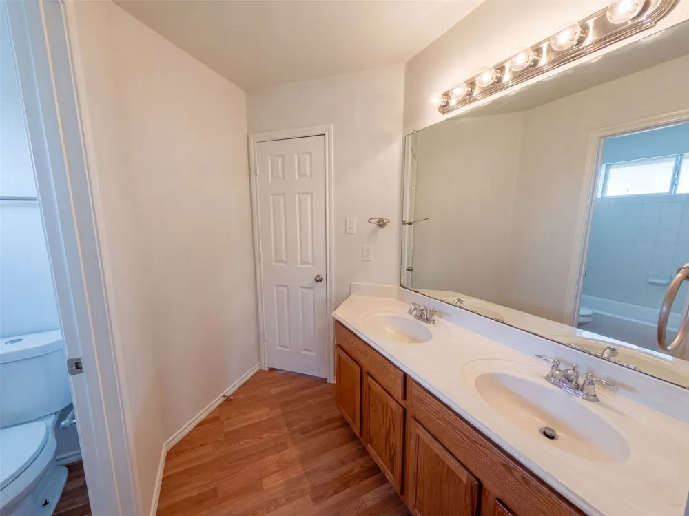 1402 Stone Oak Court Cedar Hill, TX 75104