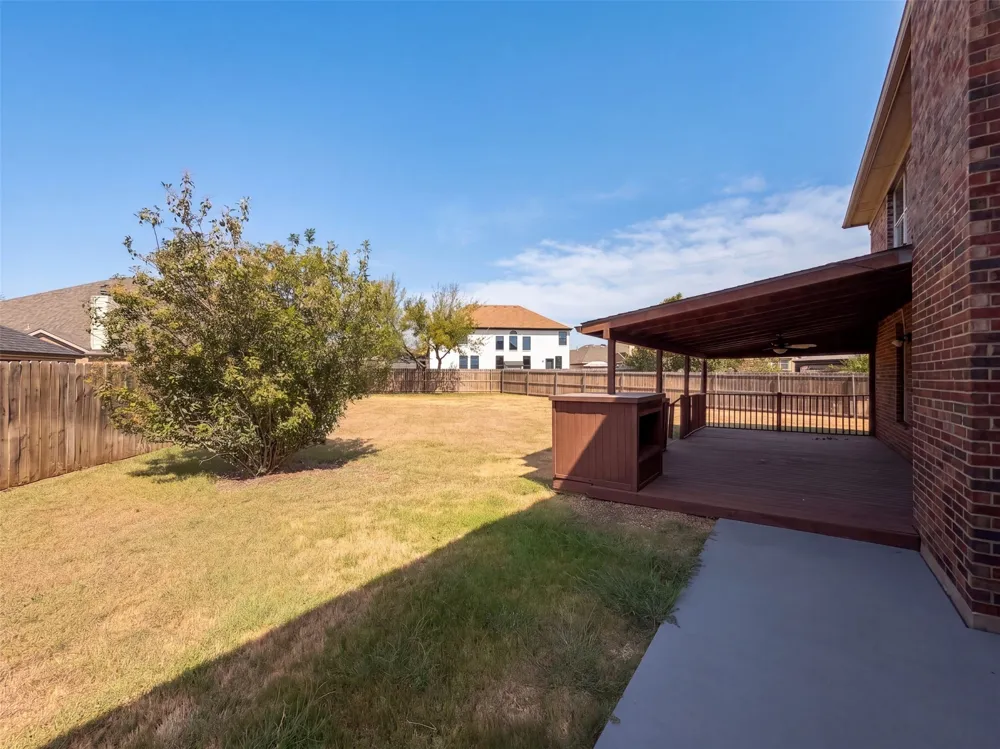 1402 Stone Oak Court Cedar Hill, TX 75104