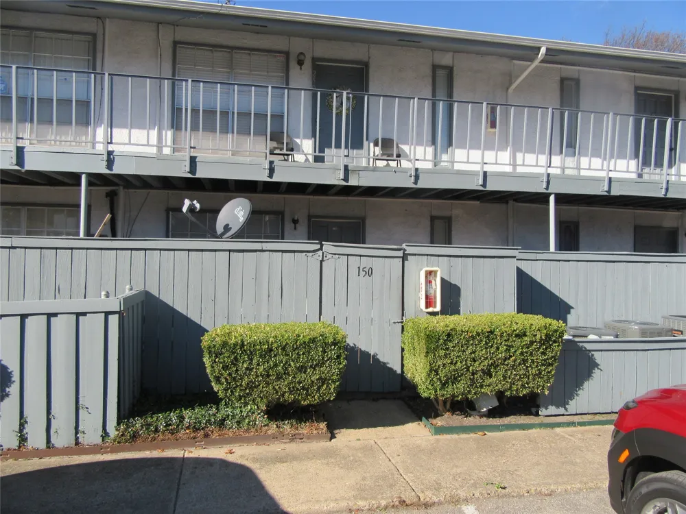 12888 MONTFORT #150 Dallas, TX 75000