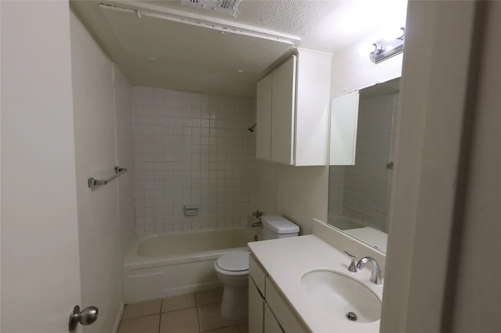 12888 MONTFORT #150 Dallas, TX 75000