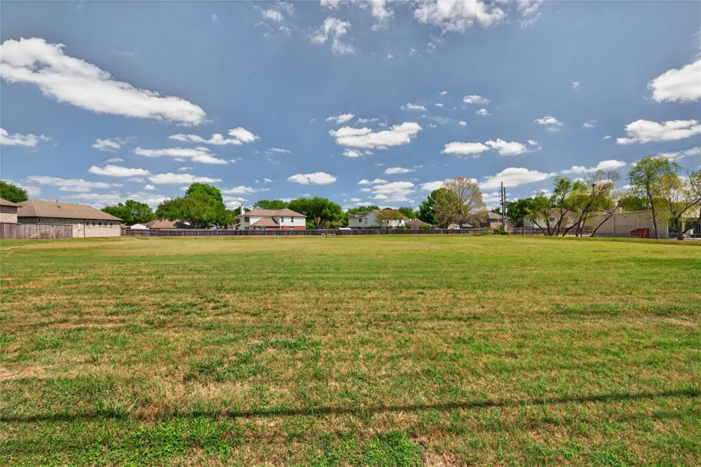 32400 Sh-249 Pinehurst, TX 77362
