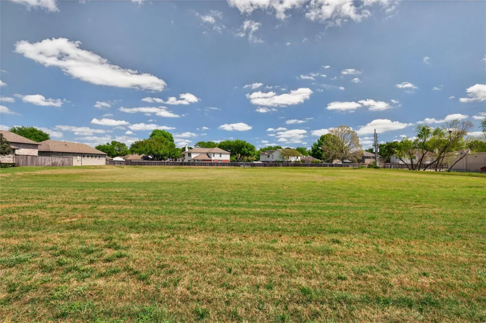 32400 Sh-249 Pinehurst, TX 77362
