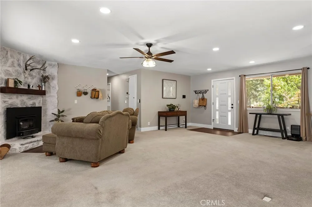 14043 Creston Road Magalia, CA 95954