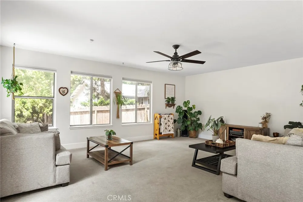 14043 Creston Road Magalia, CA 95954