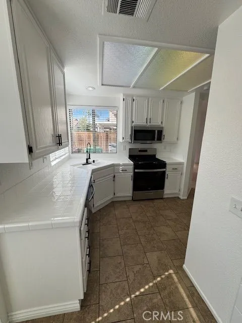 28211 Windsail Court Menifee, CA 92584