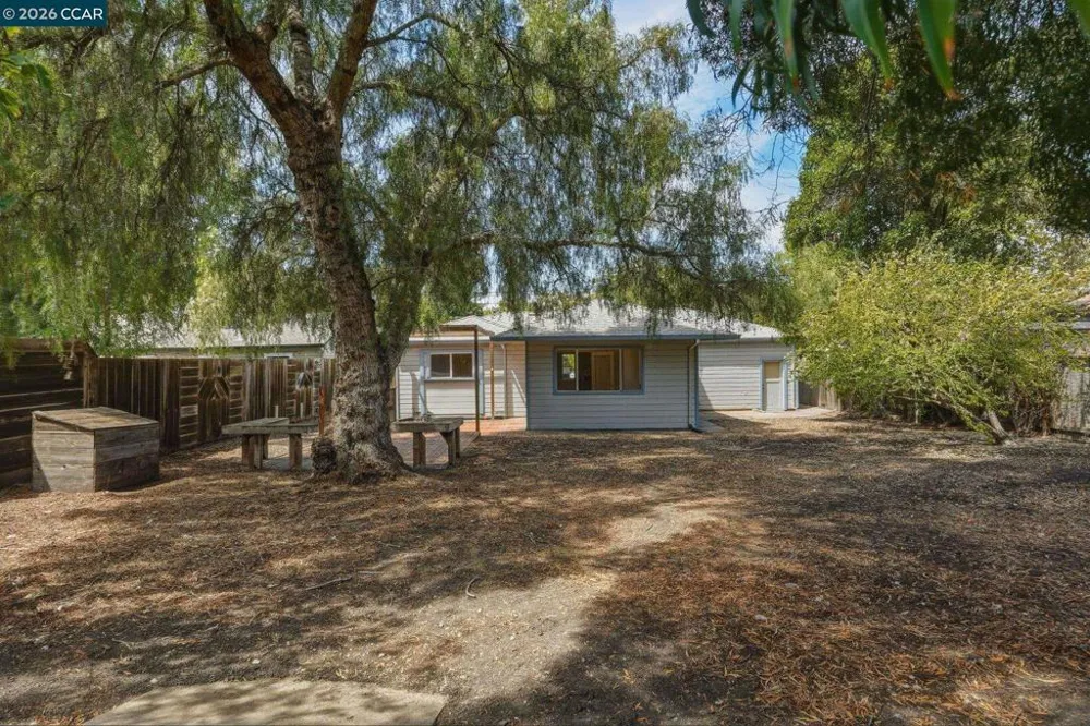 3712 Los Flores Ave Concord, CA 94519