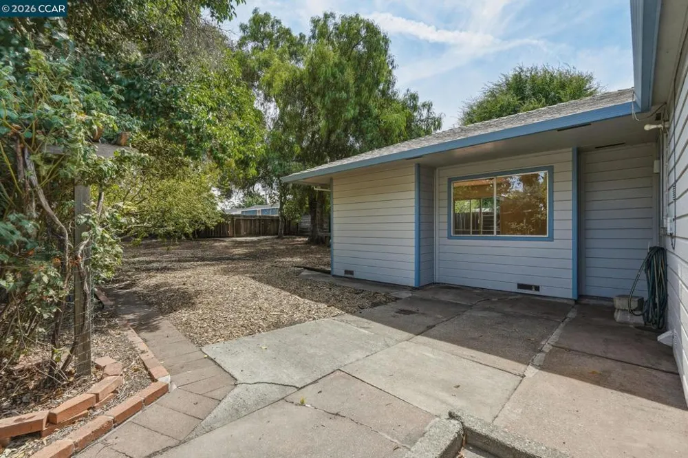 3712 Los Flores Ave Concord, CA 94519