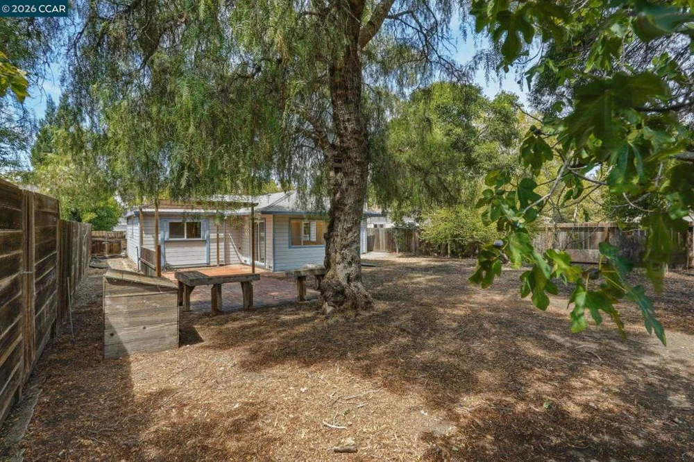 3712 Los Flores Ave Concord, CA 94519