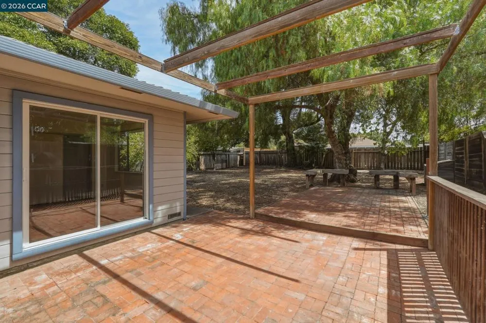 3712 Los Flores Ave Concord, CA 94519