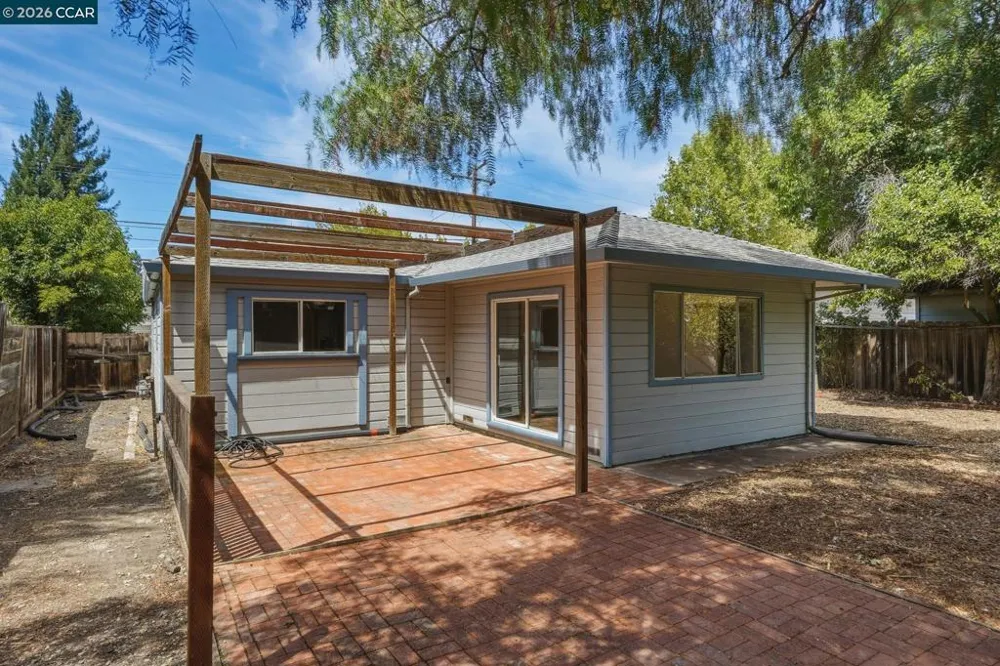 3712 Los Flores Ave Concord, CA 94519
