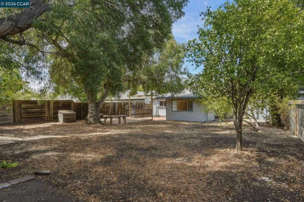 3712 Los Flores Ave Concord, CA 94519