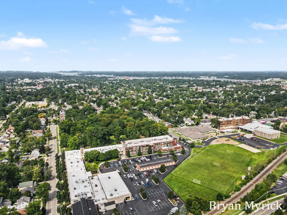 533 Columbia Avenue #009 Holland, MI 49423