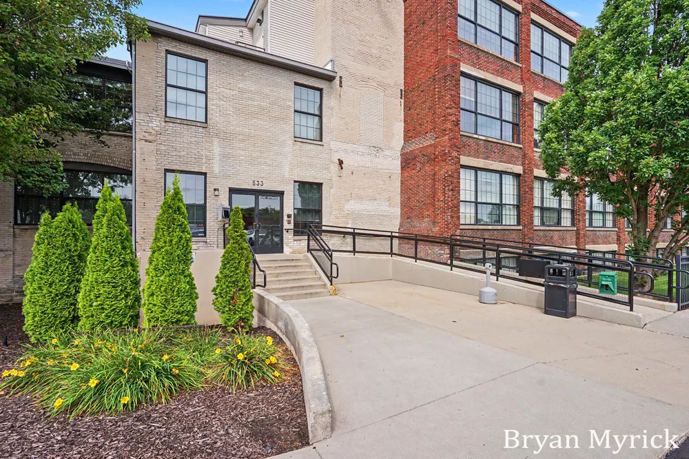 533 Columbia Avenue #009 Holland, MI 49423