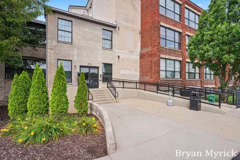 533 Columbia Avenue #009