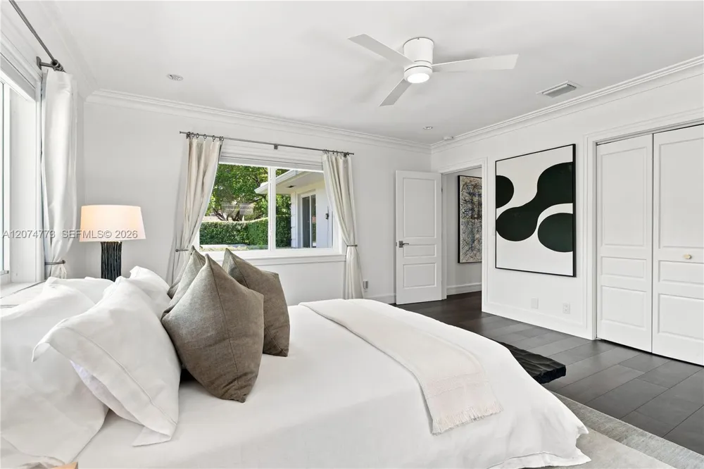 3267 Riviera Dr Coral Gables, FL 33134