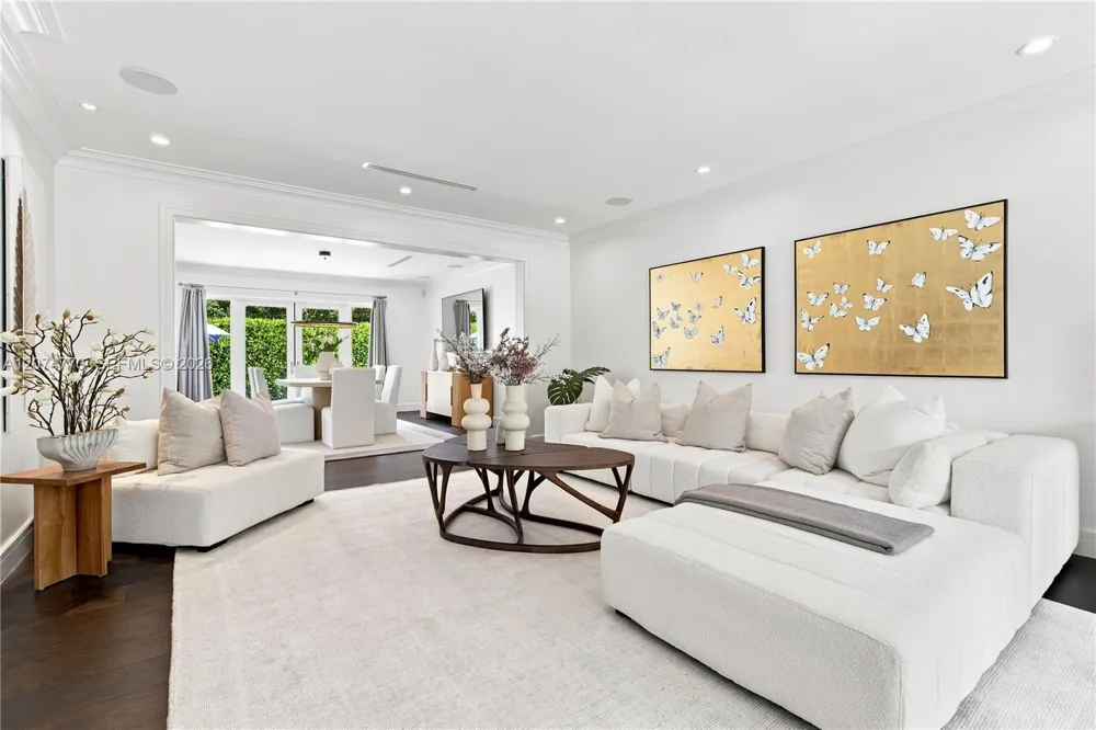 3267 Riviera Dr Coral Gables, FL 33134