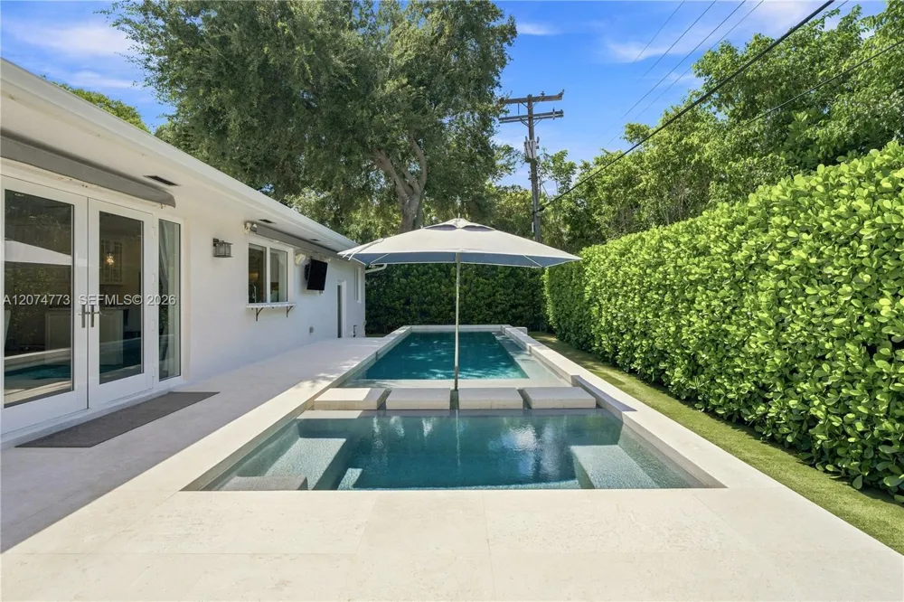 3267 Riviera Dr Coral Gables, FL 33134