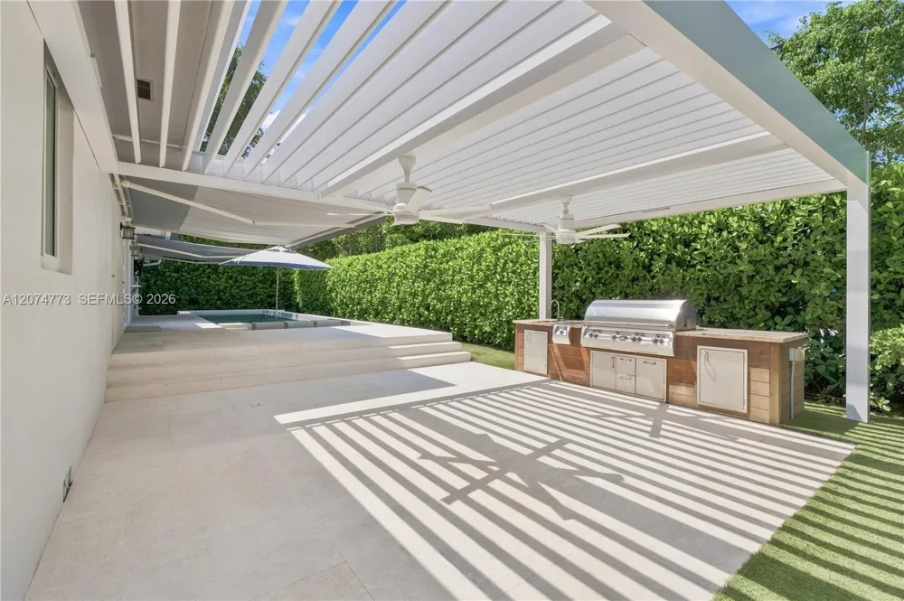 3267 Riviera Dr Coral Gables, FL 33134